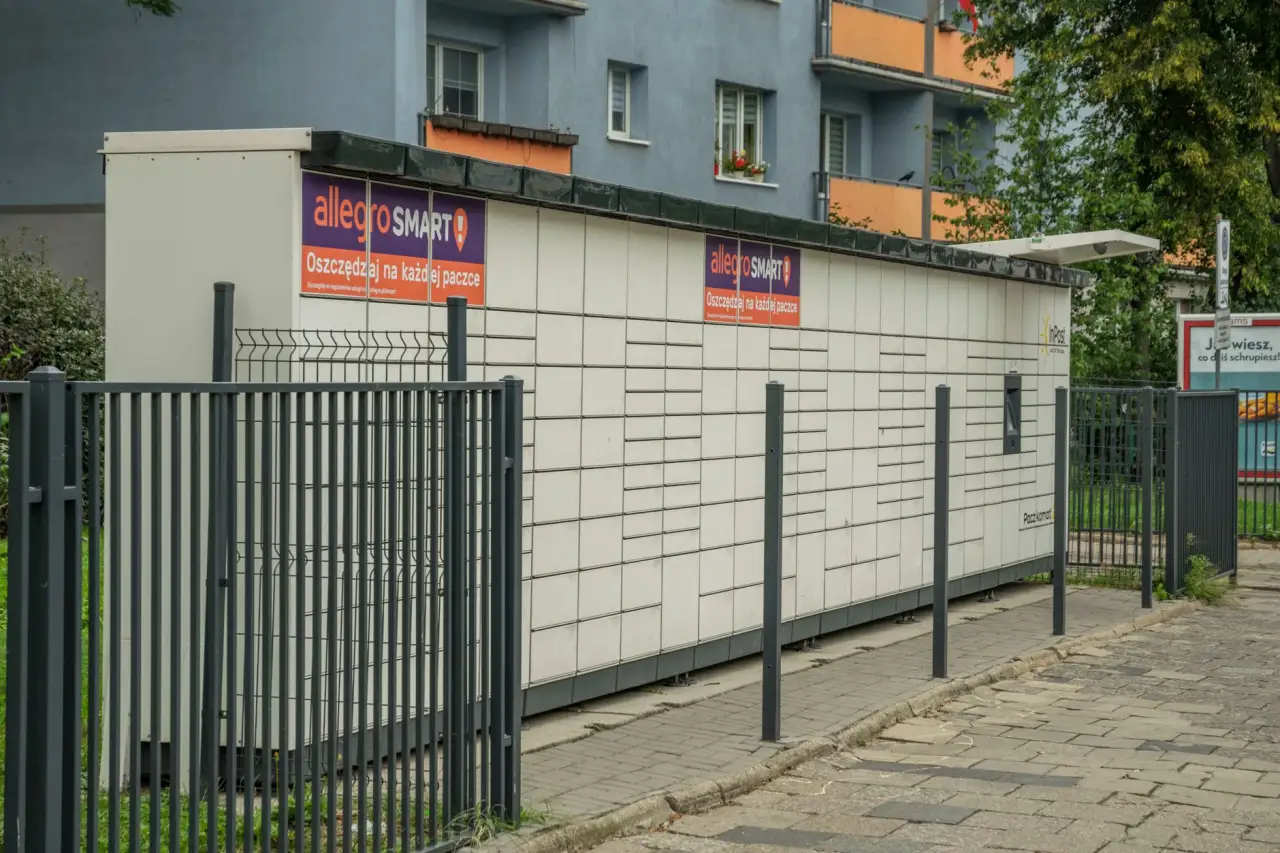 社区生鲜自提柜温控方案对比:乐取驿站设备在安徽市场的应用观察正文配图 1